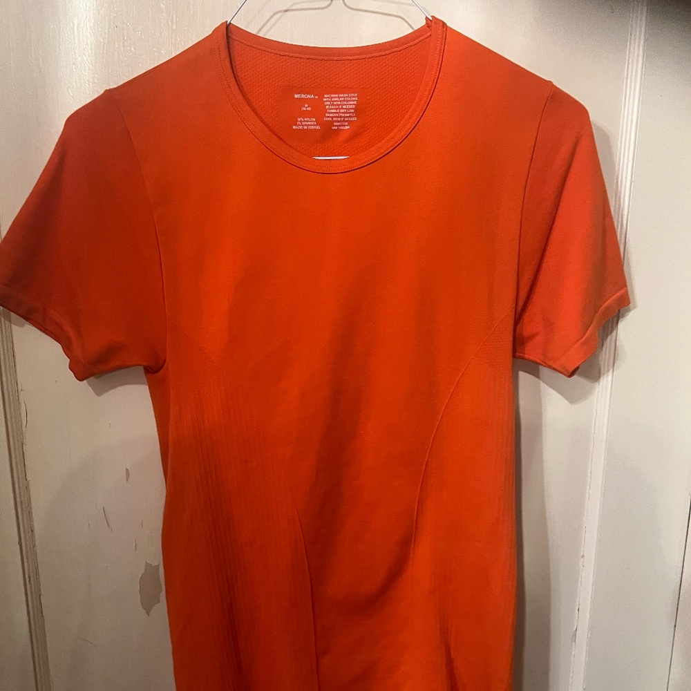 Merona tight fitting t-shirt. (lycra and nylon) MEDIUM